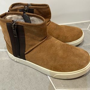 Ugg kids unisex boys Adler sneaker boot size US3 light brown double zipper